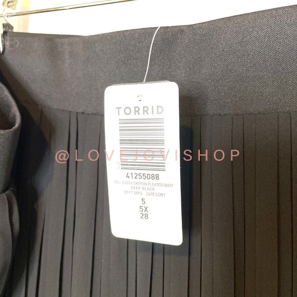 Feminine | NWT! Curvy 5X Torrid Deep Black Pleated Tea Length Chiffon | Classic - Picture 8 of 10